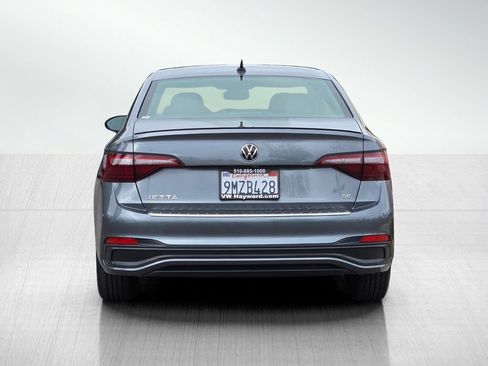 Used 2024 Volkswagen Jetta SE FWD image 6