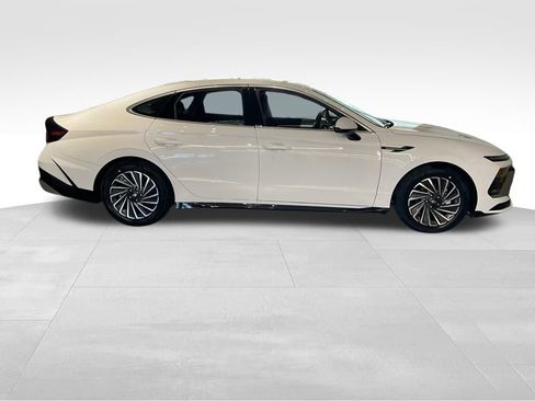 New 2025 Hyundai Sonata SEL image 2