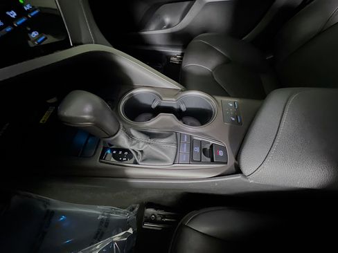 Used 2022 Toyota Camry XSE image 25