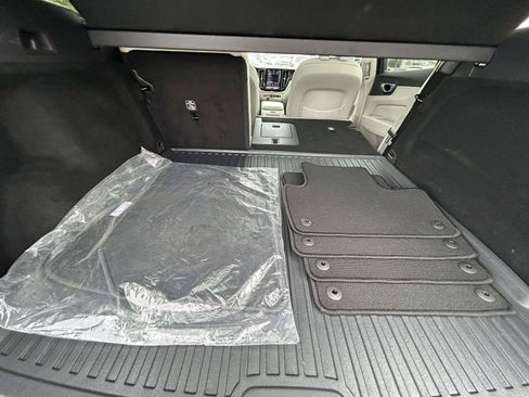 Certified 2024 Volvo XC60 B5 Plus w/ Climate Package AWD/4WD image 19