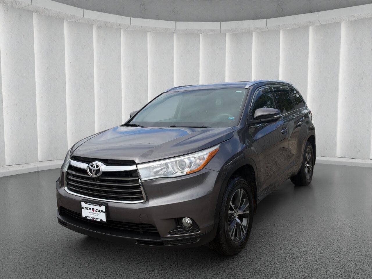 Used 2016 Toyota Highlander XLE AWD/4WD image 1