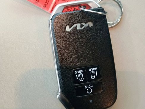 Used 2024 Kia Carnival SX image 23