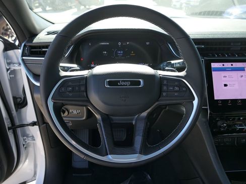 New 2025 Jeep Grand Cherokee Limited image 14