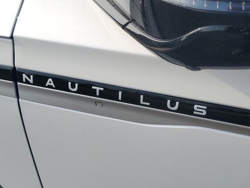 New 2026 Lincoln Nautilus Premier w/ Equipment Group 102A AWD/4WD image 7