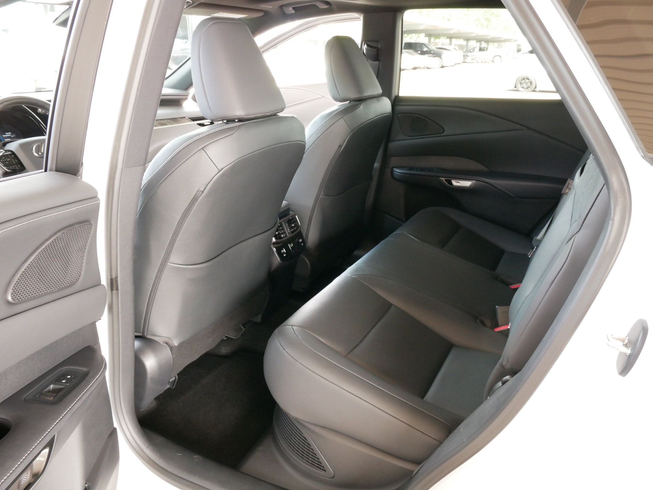 Used 2025 Lexus RX 350h w/ Convenience Package AWD/4WD image 22