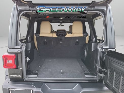 Used 2018 Jeep Wrangler Unlimited Rubicon AWD/4WD image 5