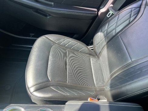 Used 2018 Ford Explorer Platinum image 42