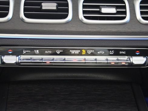 Used 2025 Mercedes-Benz GLE 350 4MATIC image 28