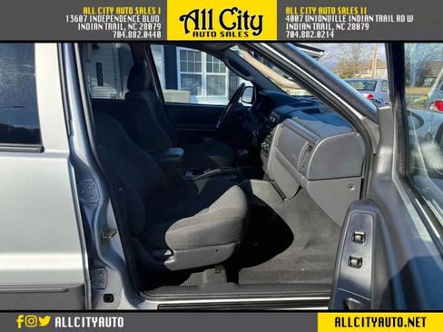 Used 2004 Jeep Grand Cherokee Laredo w/ Convenience Group RWD image 10