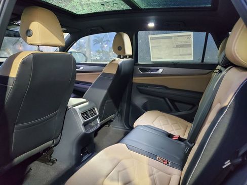 New 2026 Volkswagen Atlas Cross Sport SE FWD image 5