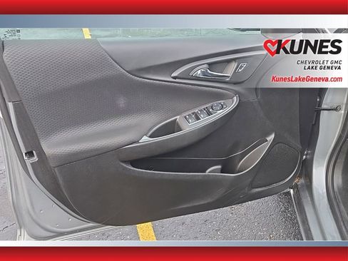 Used 2025 Chevrolet Malibu LT image 16