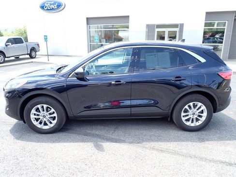 Used 2021 Ford Escape SE image 2