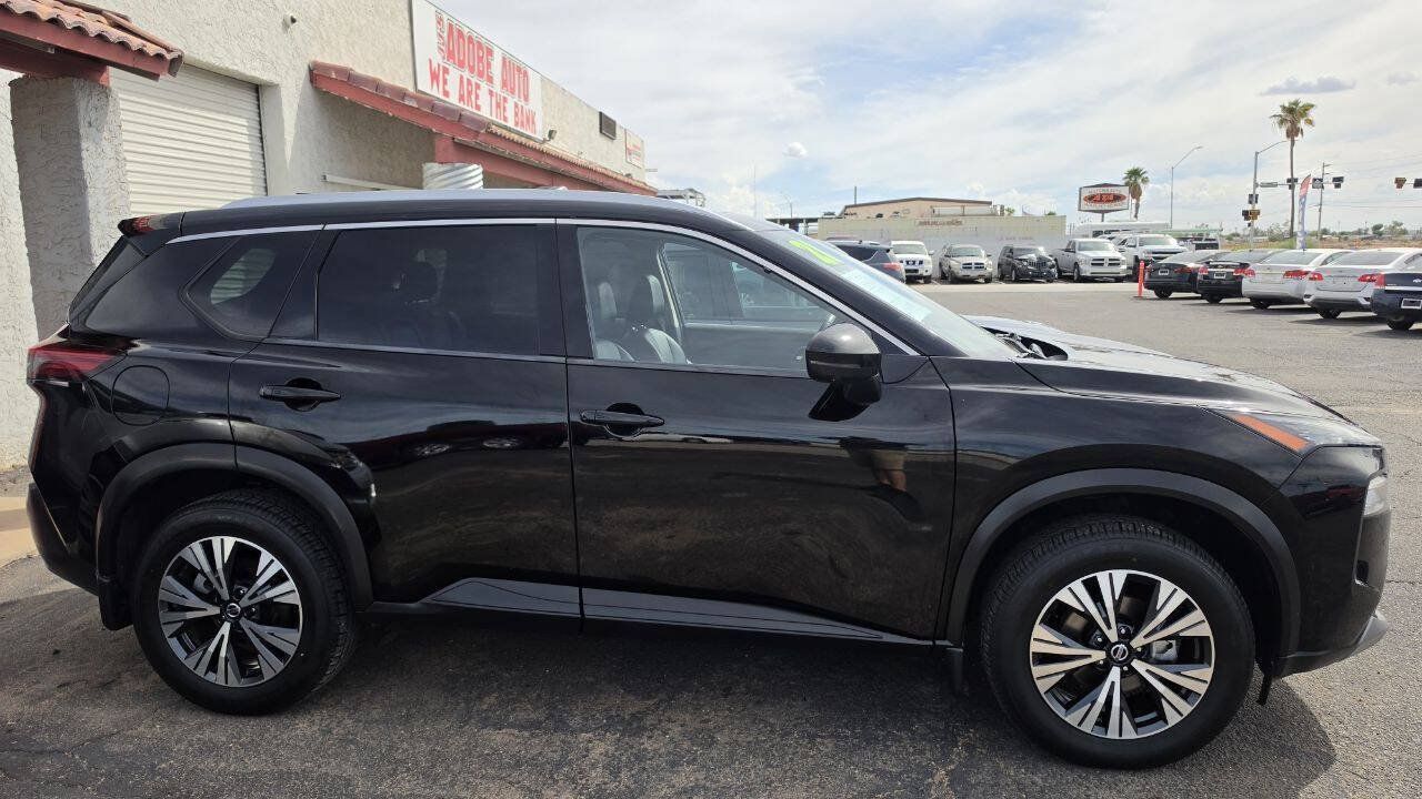 Used 2021 Nissan Rogue SV w/ Premium Package FWD image 4