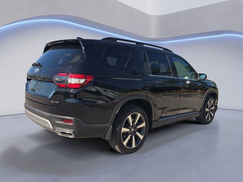 Used 2024 Honda Pilot Elite image 6
