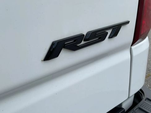 Used 2022 Chevrolet Silverado 1500 RST w/ Convenience Package II AWD/4WD image 12