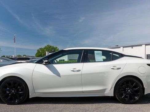 Certified 2023 Nissan Maxima SR w/ Sport Mat Group FWD image 10