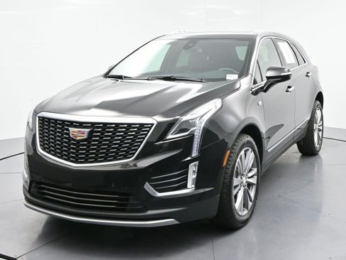 Certified 2025 Cadillac XT5 Premium Luxury AWD/4WD image 3