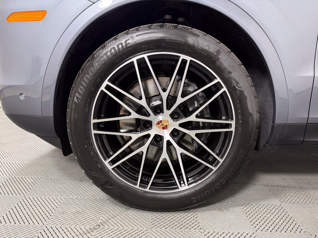 Certified 2026 Porsche Cayenne AWD/4WD image 11