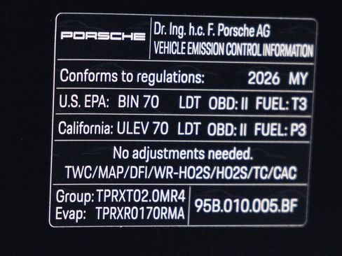 Certified 2026 Porsche Macan AWD/4WD image 38