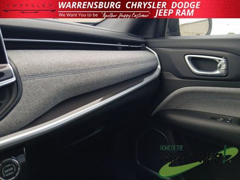 Used 2024 Jeep Compass Latitude AWD/4WD image 27