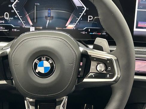 Used 2025 BMW 760i xDrive w/ Executive Package image 13