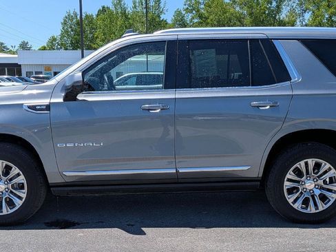 Used 2022 GMC Yukon Denali AWD/4WD image 6