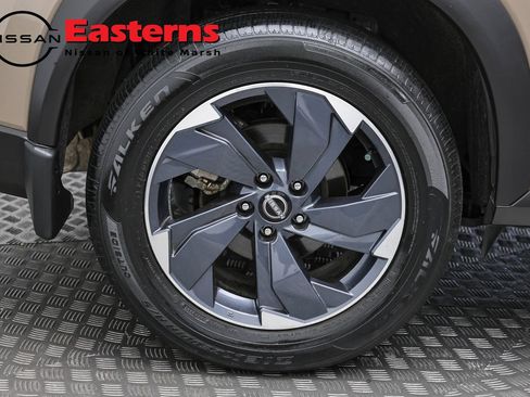 Used 2024 Nissan Rogue SV w/ SV Premium Package FWD image 29