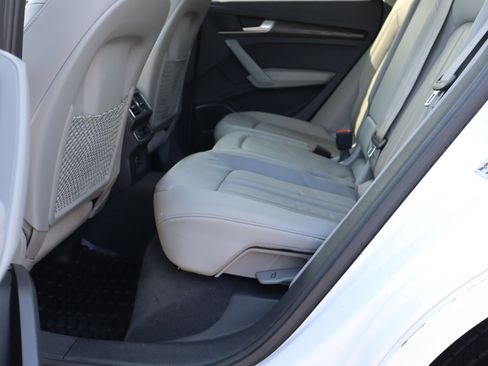 Used 2018 Audi Q5 Prestige w/ Prestige Package image 23