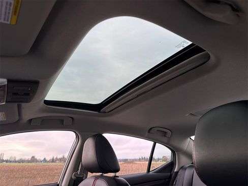 Used 2025 Nissan Sentra SR w/ SR Premium Package image 21