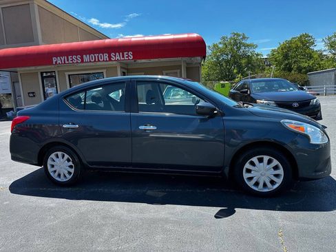 Used 2015 Nissan Versa SV FWD image 8