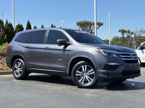 Used 2018 Honda Pilot EX image 2