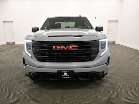Used 2024 GMC Sierra 1500 Elevation w/ X31 Off-Road Package AWD/4WD image 11
