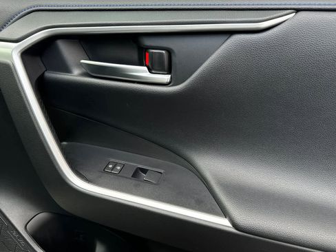 Used 2020 Toyota RAV4 XSE image 18