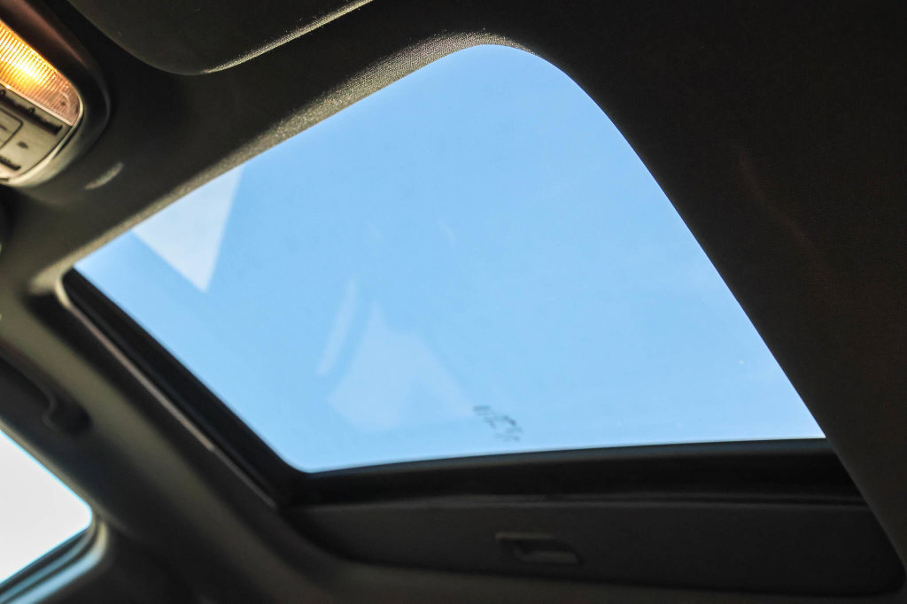 Used 2024 Dodge Durango GT RWD image 12