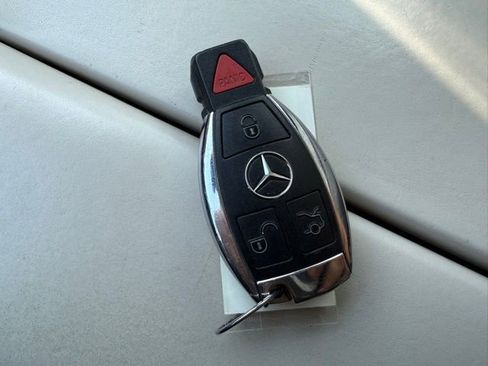 Used 2016 Mercedes-Benz GL 550 4MATIC image 14