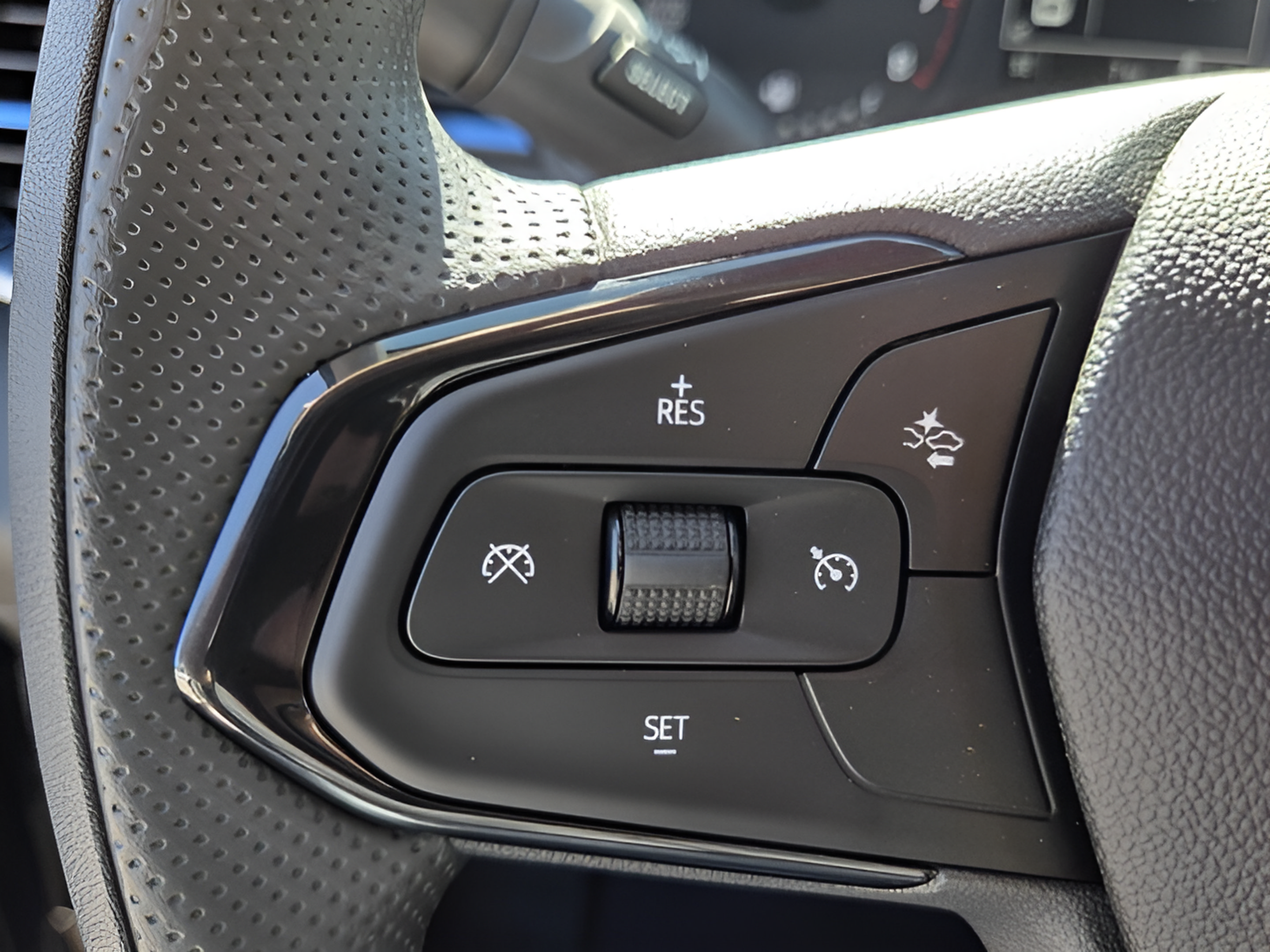 New 2026 Chevrolet Trax LS w/ LS Convenience Package FWD image 26