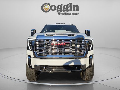 New 2026 GMC Sierra 2500 Denali w/ Denali Reserve Package AWD/4WD image 8