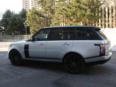 Used 2018 Land Rover Range Rover Supercharged image 9
