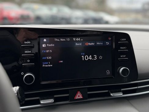 Used 2022 Hyundai Elantra SEL w/ Convenience Package image 12