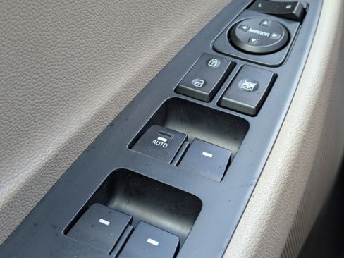 Used 2020 Hyundai Tucson Value FWD image 22