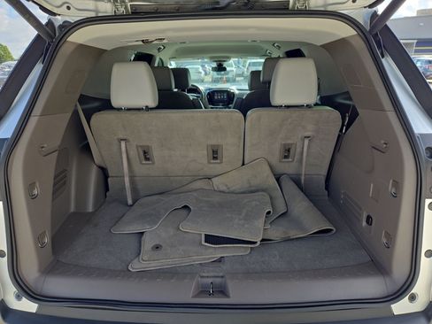 Used 2019 Chevrolet Traverse LT w/ LT Premium Package AWD/4WD image 29