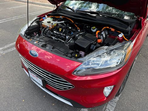 Used 2021 Ford Escape Titanium FWD image 30