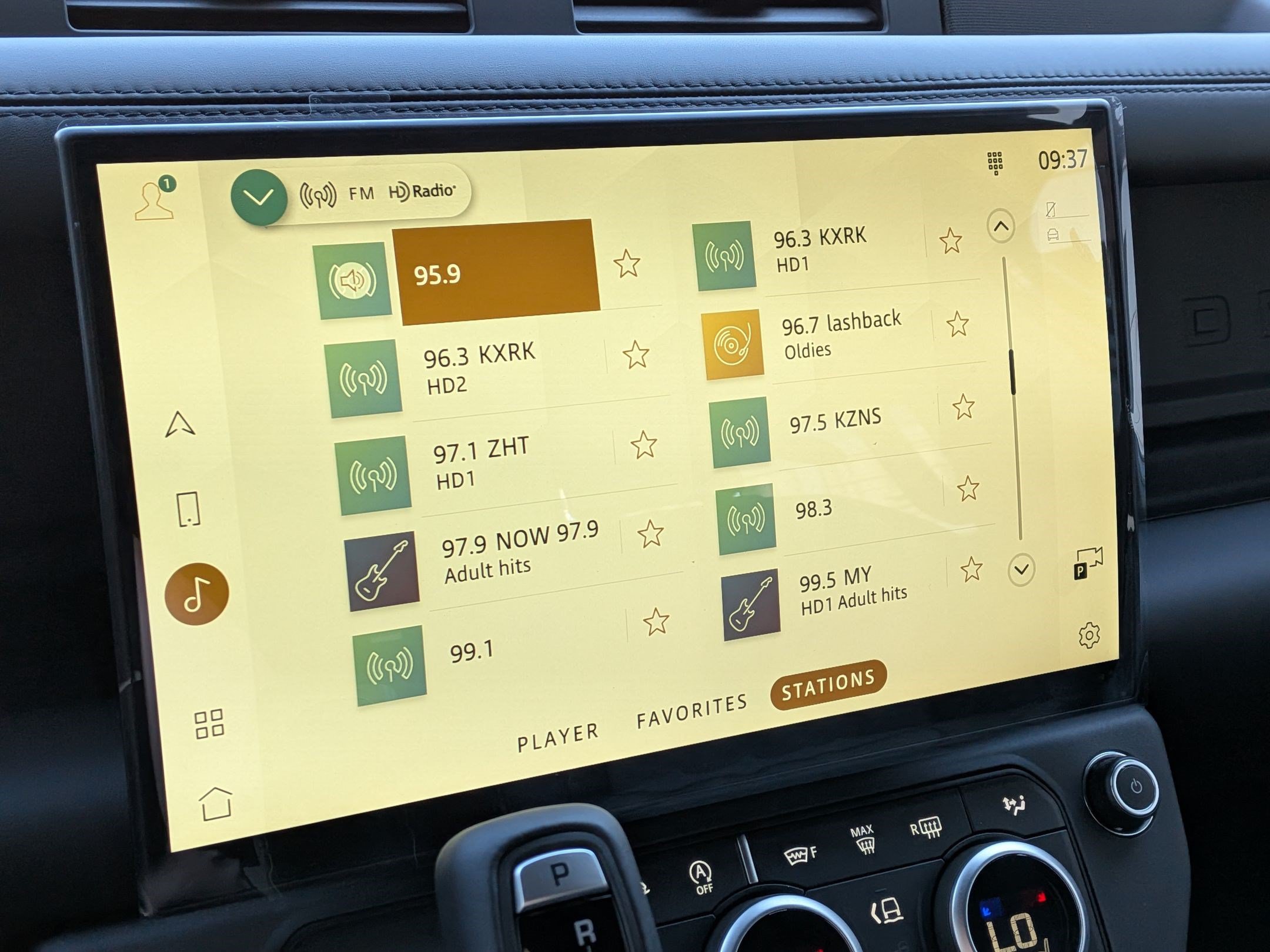 New 2026 Land Rover Defender 130 X-Dynamic SE AWD/4WD image 19