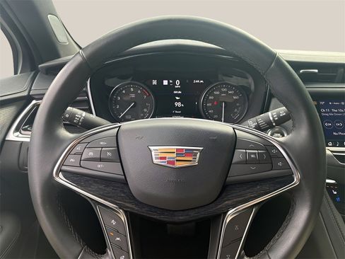 Used 2021 Cadillac XT5 Premium Luxury image 18