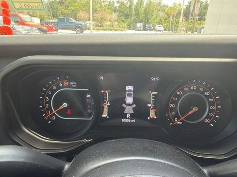 Used 2025 Jeep Gladiator Mojave AWD/4WD image 15