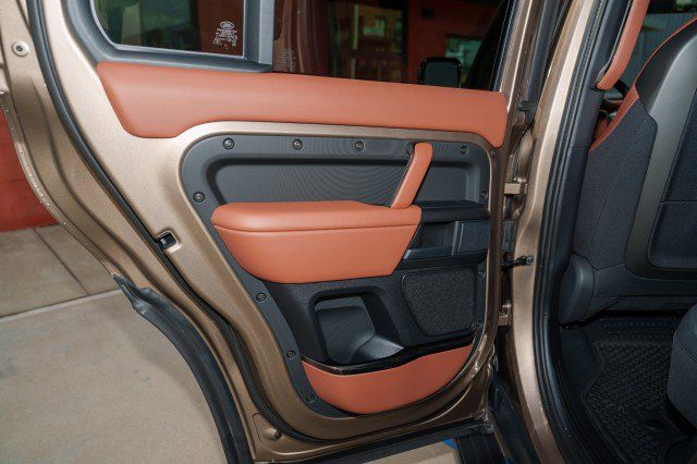 Used 2026 Land Rover Defender 110 OCTA AWD/4WD image 19