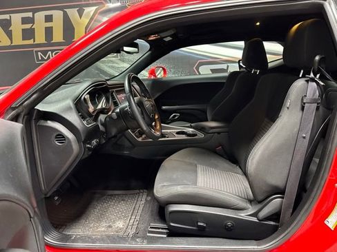 Used 2019 Dodge Challenger R/T RWD image 4
