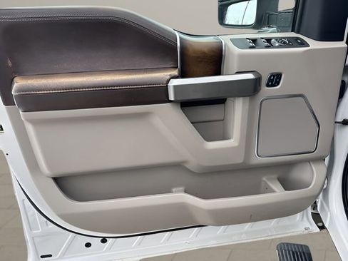 Used 2019 Ford F250 Limited AWD/4WD image 11