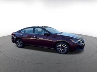 Used 2025 Nissan Altima 2.5 SV FWD video 2