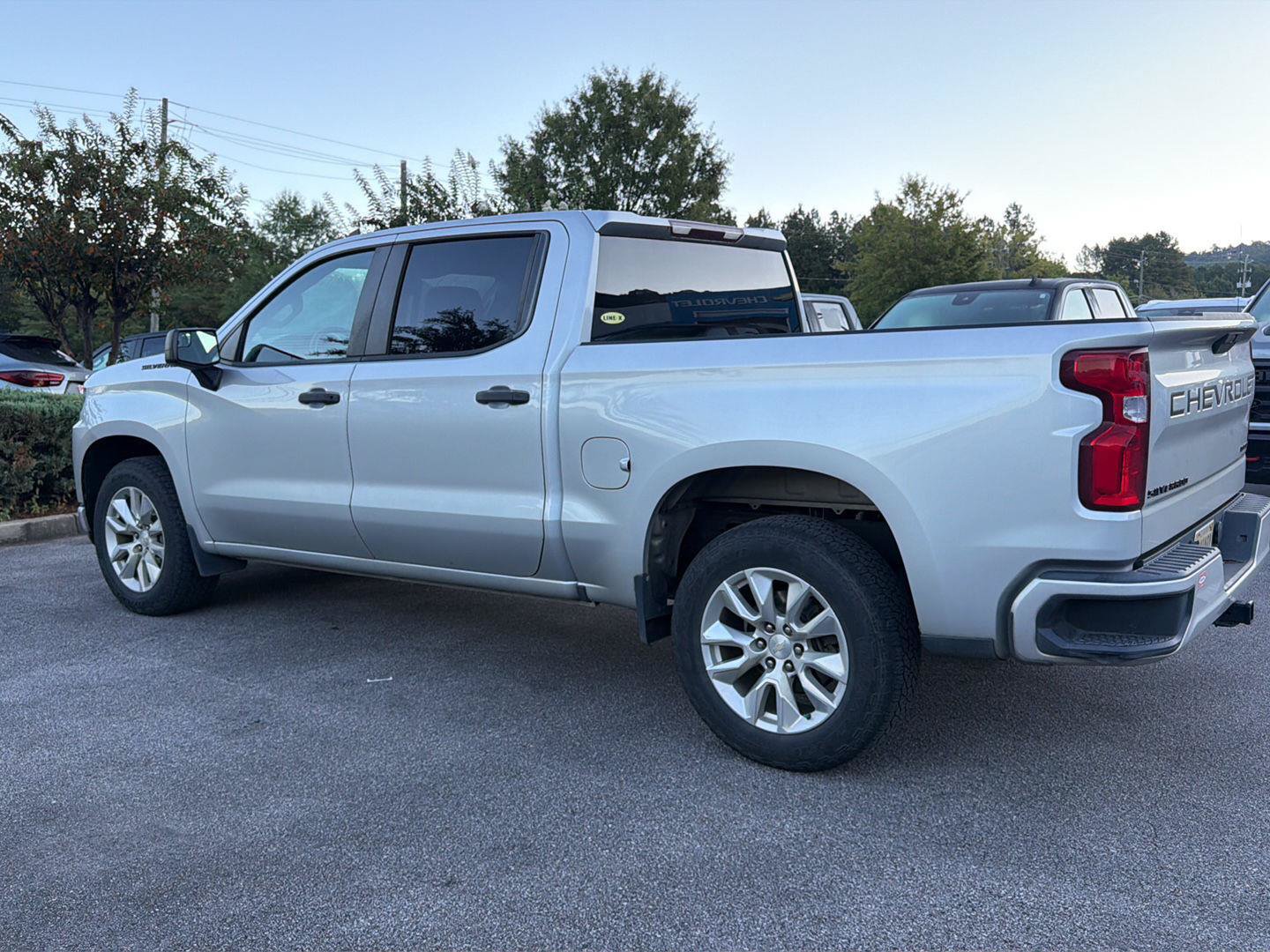 Used 2020 Chevrolet Silverado 1500 Custom w/ Custom Value Package RWD image 2
